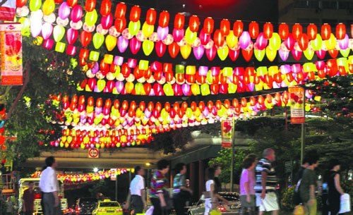 新加坡唐人街裝飾兩萬個燈籠慶中秋再創(chuàng)紀(jì)錄（圖）