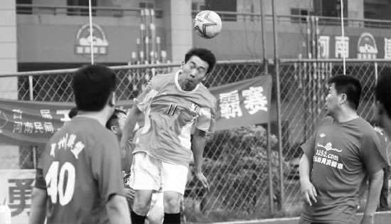 鄭州經(jīng)開正和隊?wèi){借這場2∶0小勝中州聯(lián)盟隊，連勝晉級16強(qiáng)