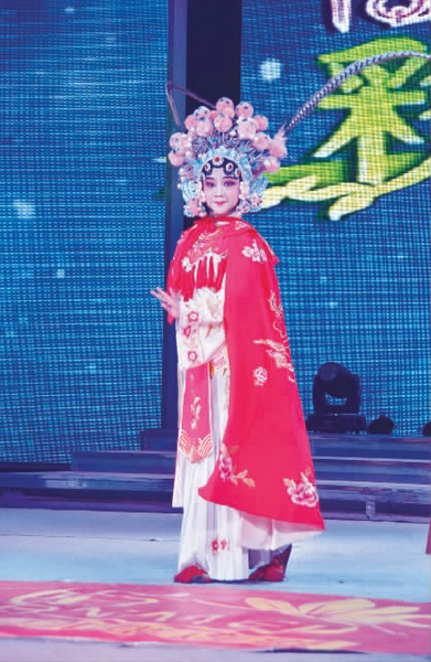 河南電視臺(tái)新農(nóng)村頻道少兒戲曲春晚，杜麗鵬表演的《西游記》中的借扇故事