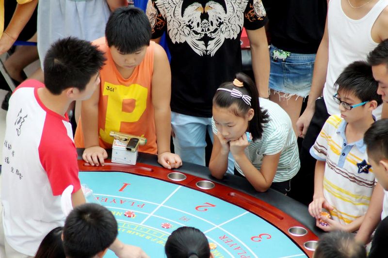 武漢一樂園設(shè)“賭場”吸引學生扎堆光顧