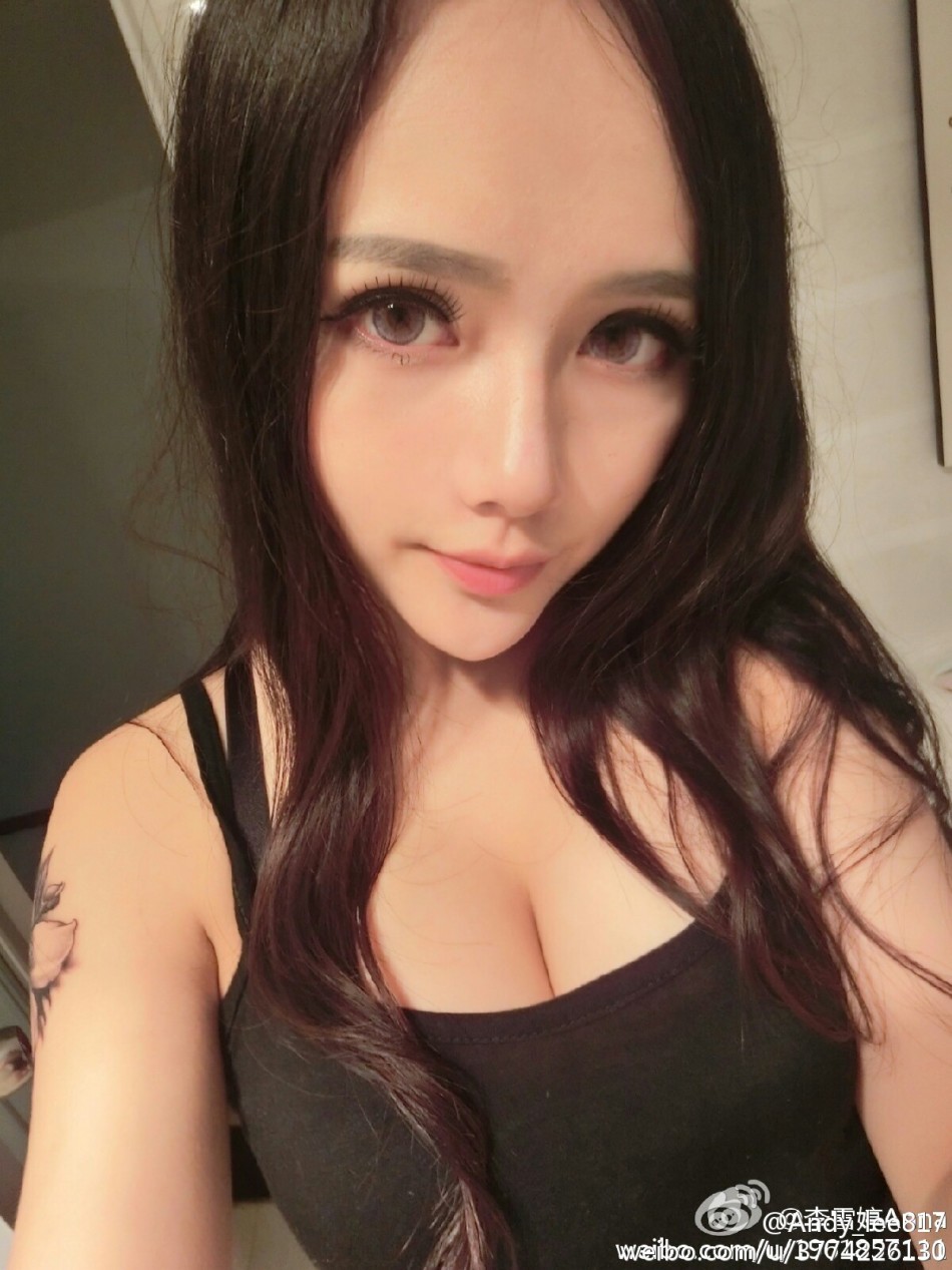 湖大21歲?；ㄇ巴购舐N無懼走光