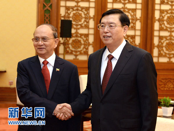 6月27日，全國(guó)人大常委會(huì)委員長(zhǎng)張德江在北京人民大會(huì)堂會(huì)見緬甸總統(tǒng)吳登盛。 新華社記者劉建生攝